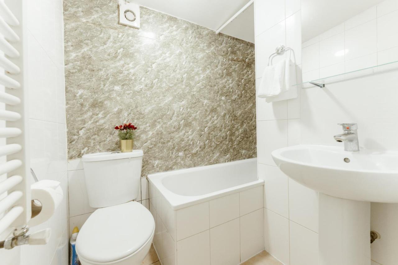 Upton Park Bedrooms 25 Min To Central London Londres Exterior foto