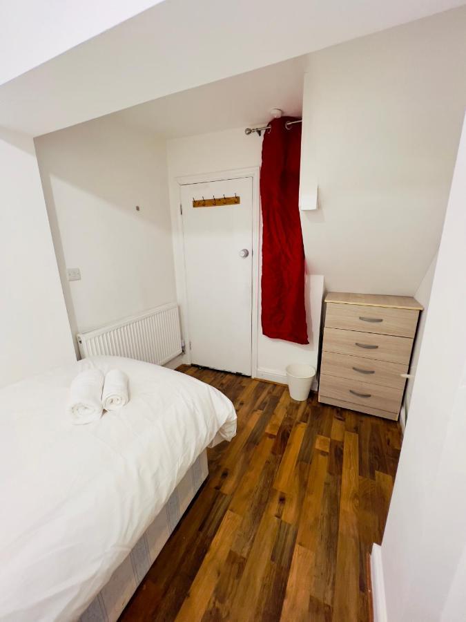 Upton Park Bedrooms 25 Min To Central London Londres Exterior foto